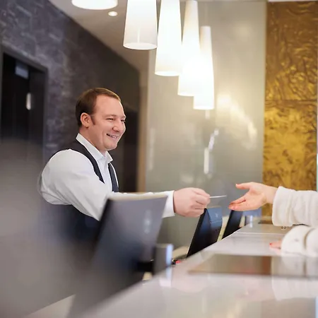 Bigbox Allgaeu 4* קמפטן